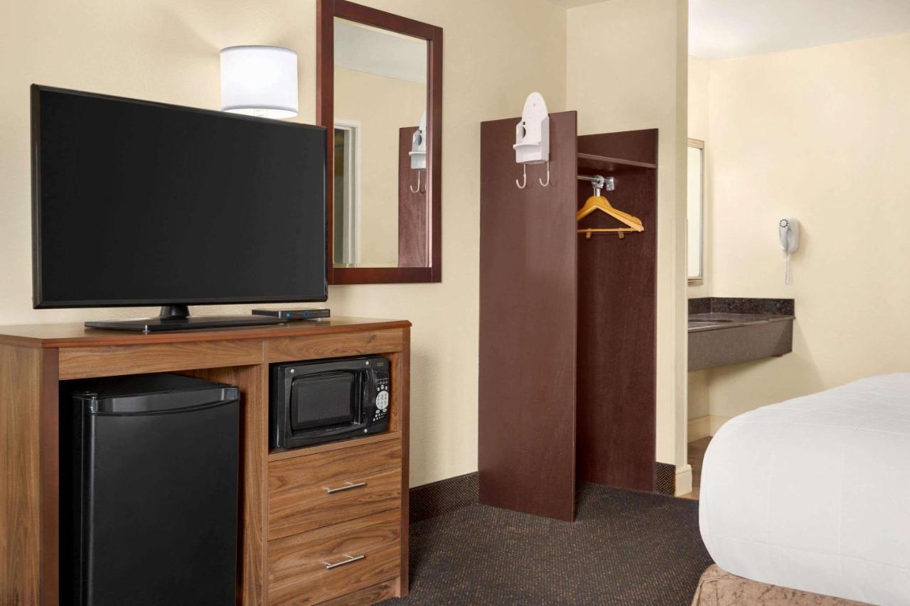 King Room - Mobility Access/Non-Smoking,1458763084:JPEG