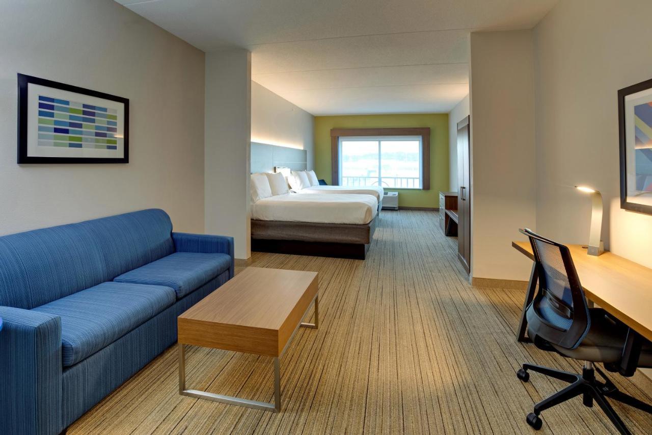Double Suite with Two Double Beds - Non-Smoking,1286986732:JPEG