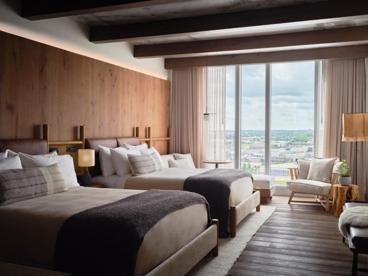 City Room 2 Queens