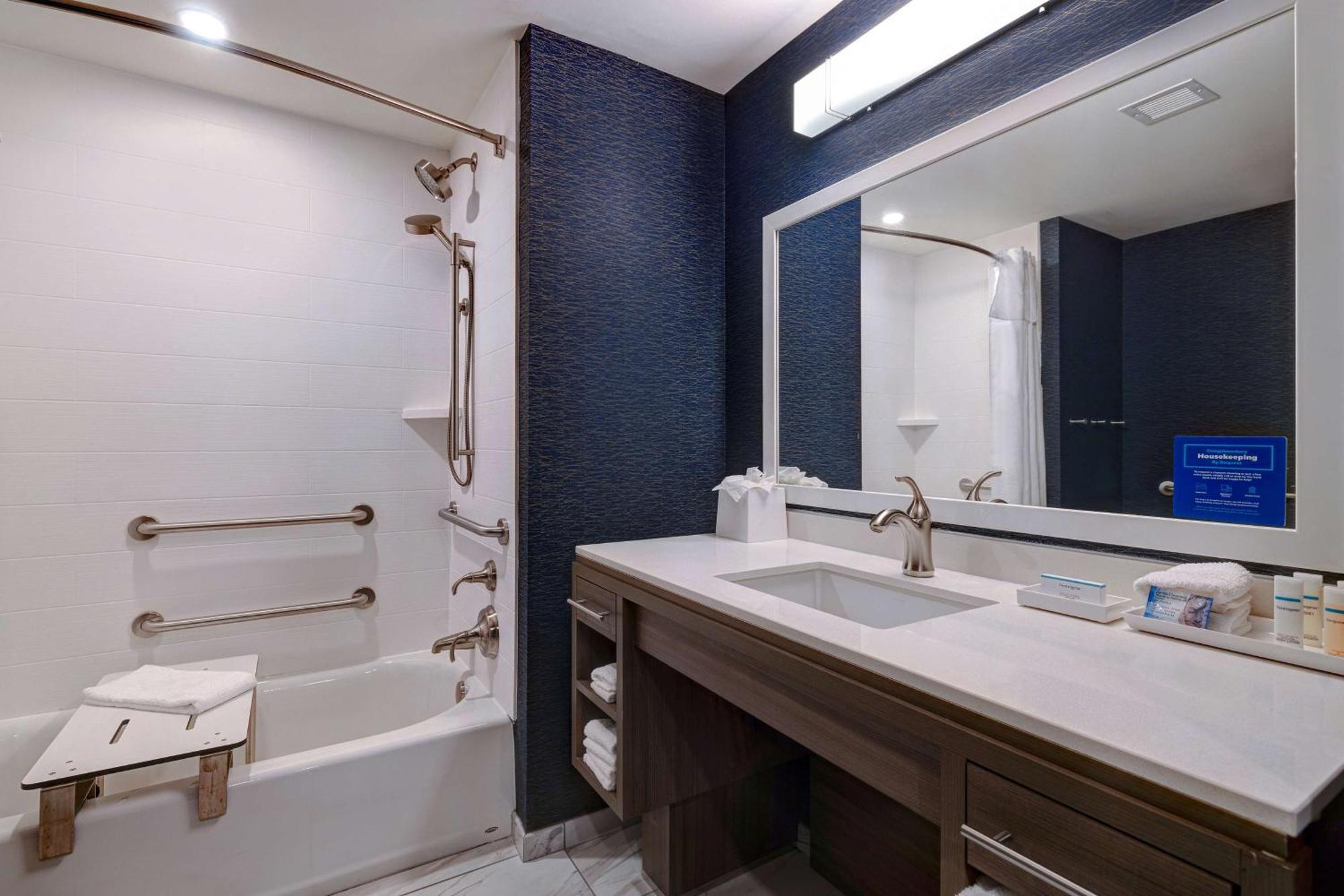 King Studio Suite Hearing Access or Non-Smoking