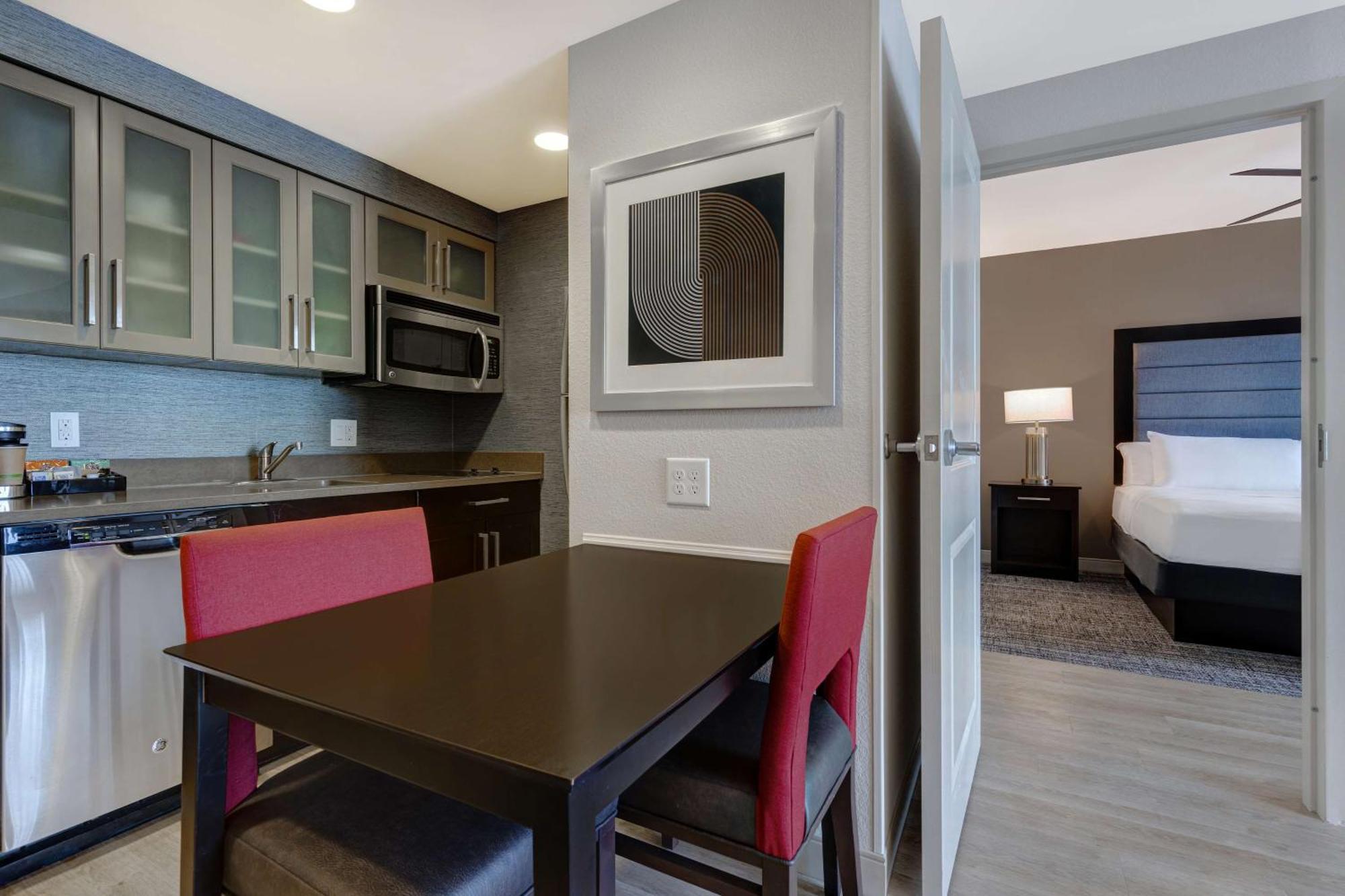 One-Bedroom King Suite Non-Smoking