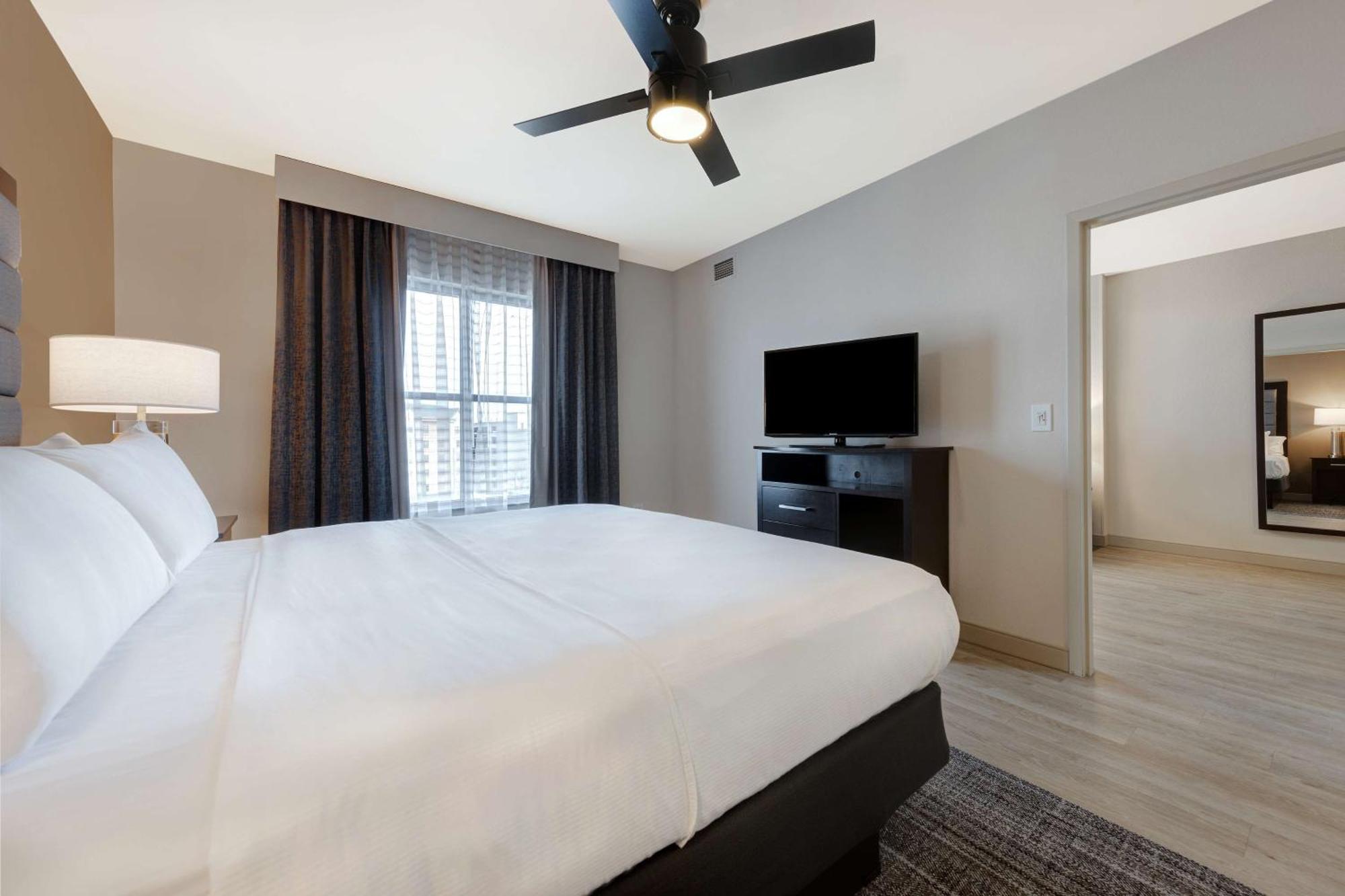 One-Bedroom King Suite Non-Smoking