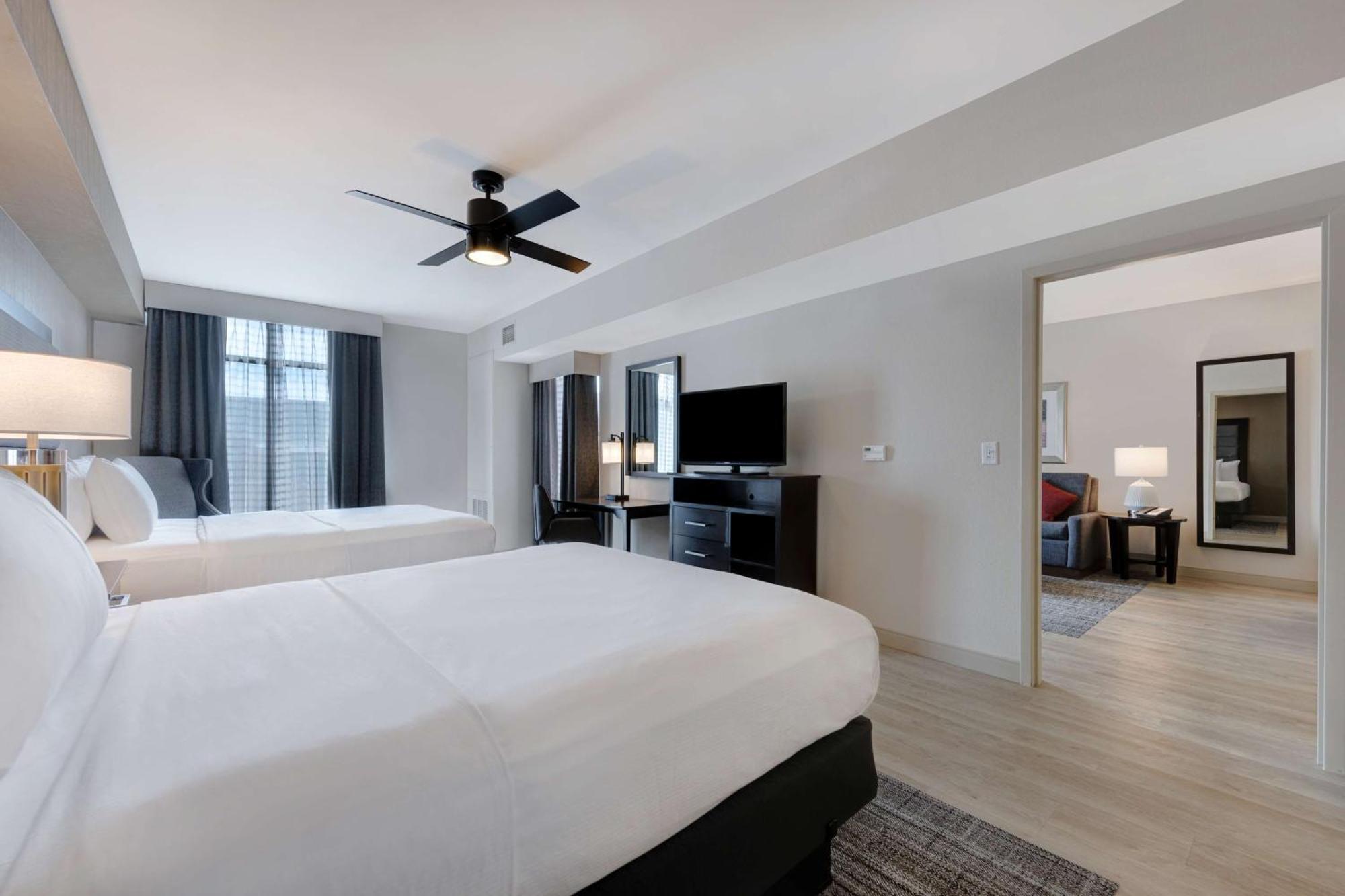 One-Bedroom Queen Suite Two Queen Beds Non-Smoking