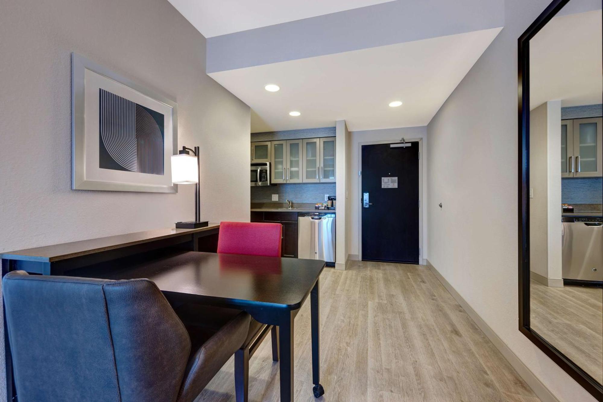 King Studio Suite Non-Smoking