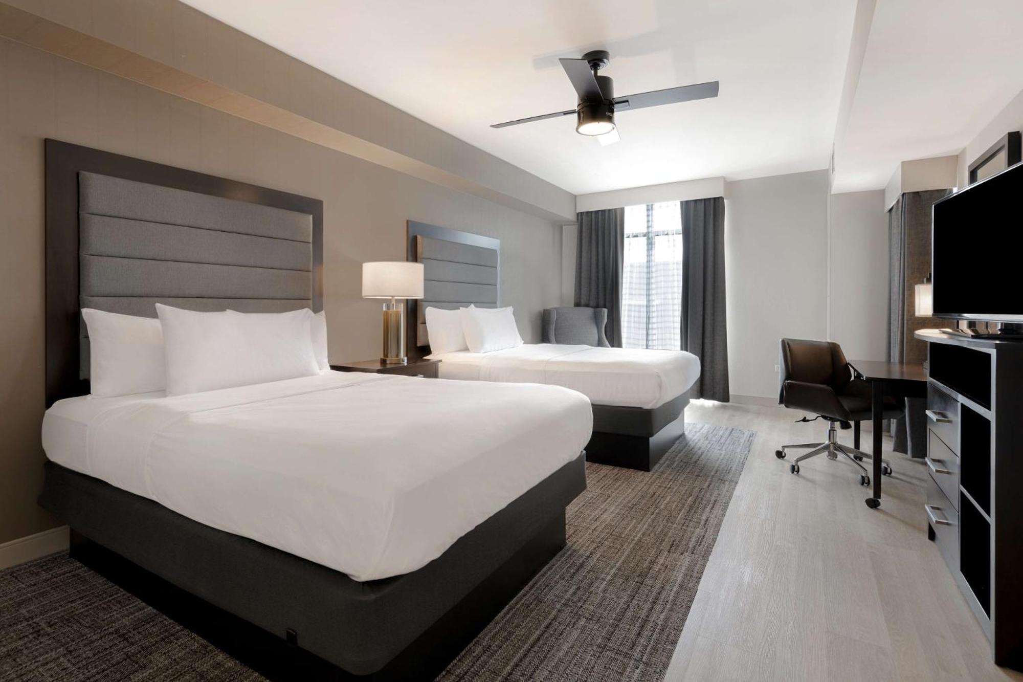 One-Bedroom Queen Suite Two Queen Beds Non-Smoking
