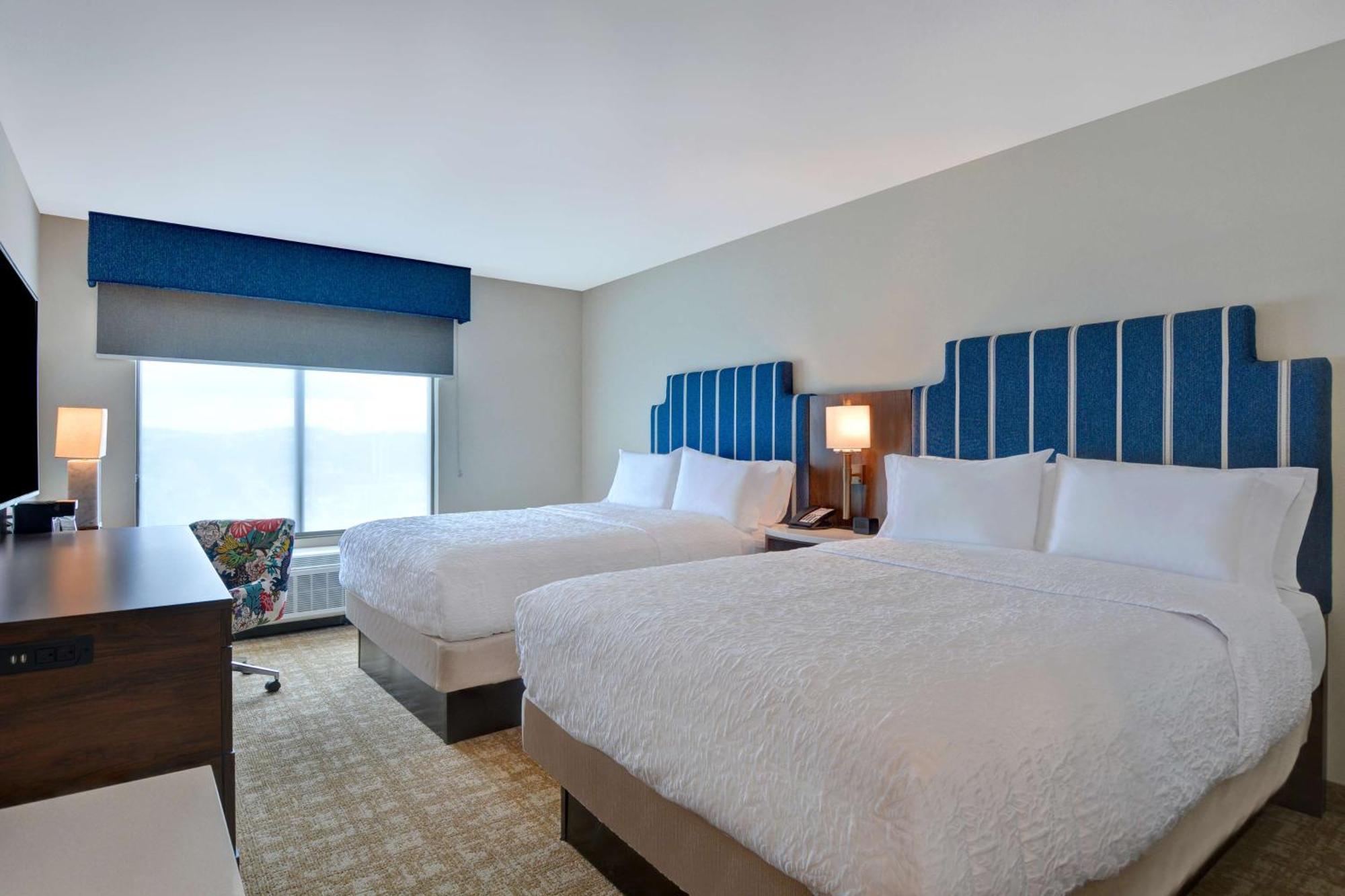Queen Room with Two Queen Beds,1552305304:JPEG