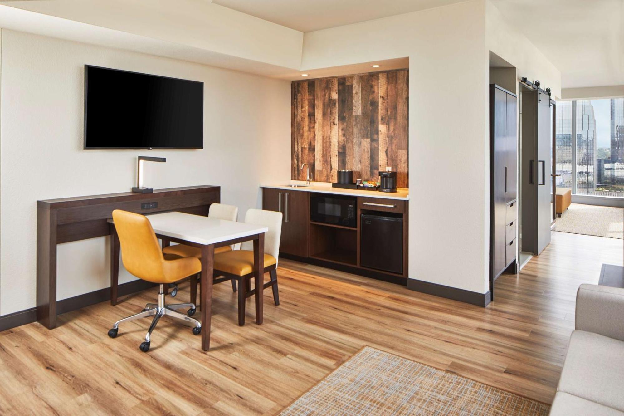 Corner King Suite