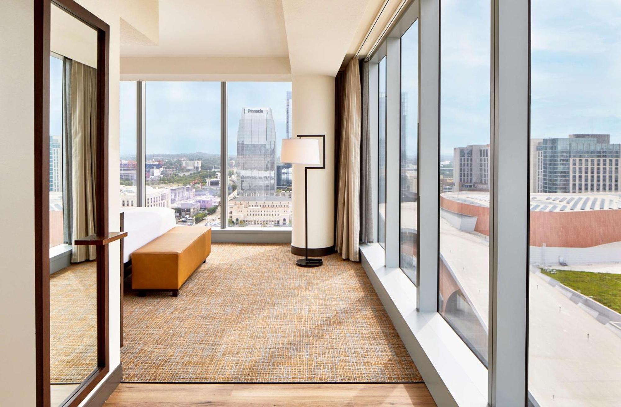 Corner King Suite