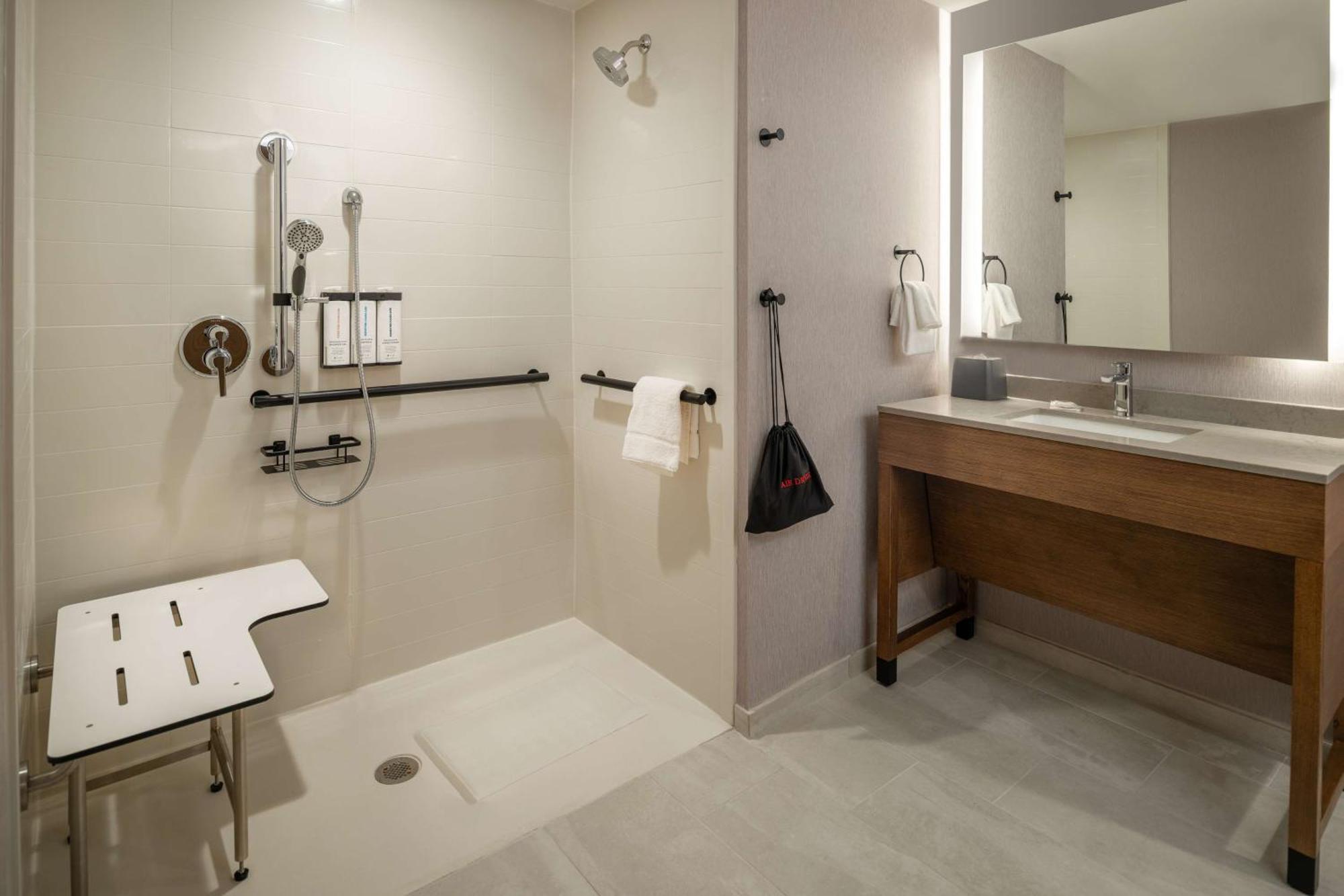 King Suite with Sofa Bed and Roll-In Shower - Disability Access,1604301089:JPEG