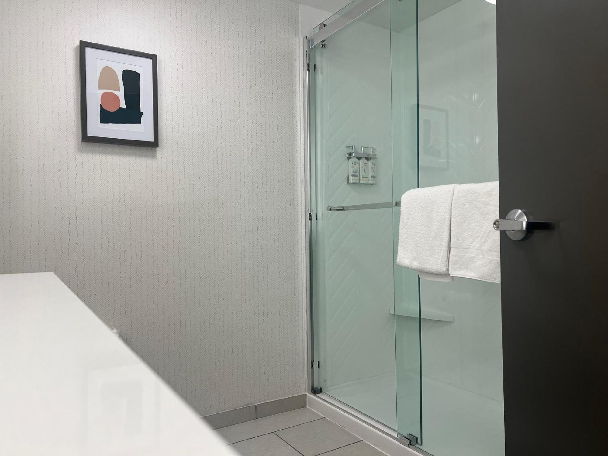 Standard Room with Two Queen Beds,1610224770:JPEG