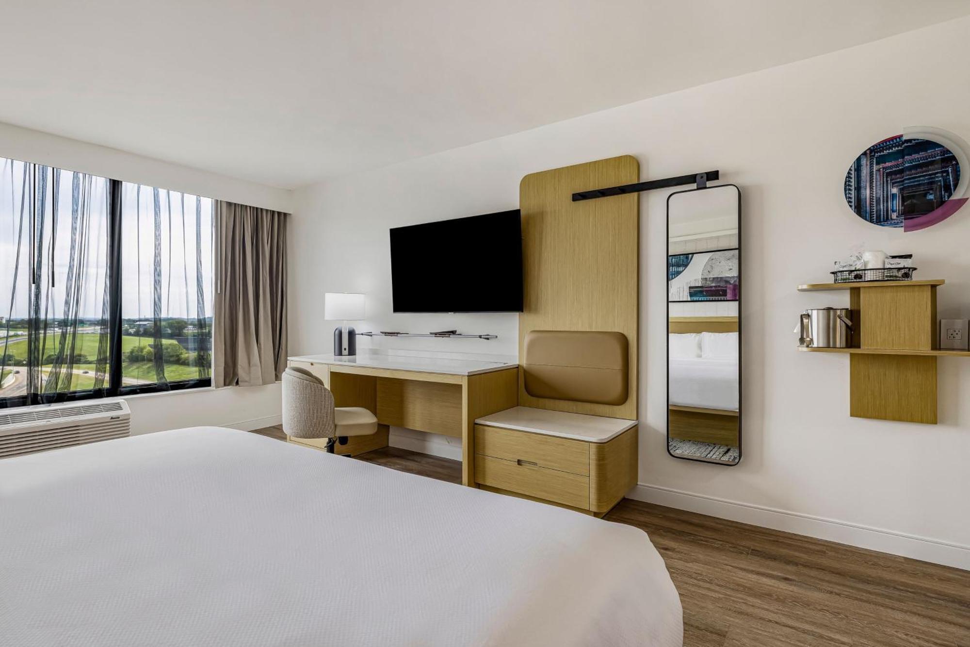 Premium King Room Skyline View