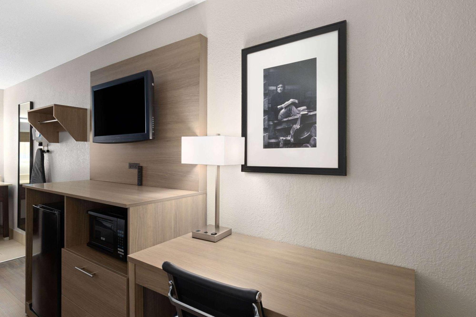 Double Room Two Double Beds Non-Smoking