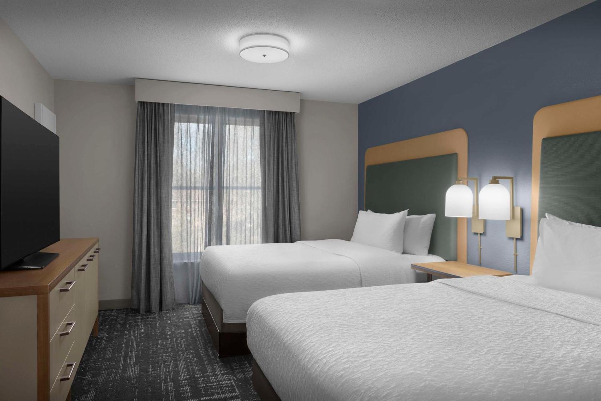 One-Bedroom Queen Suite with Two Queen Beds