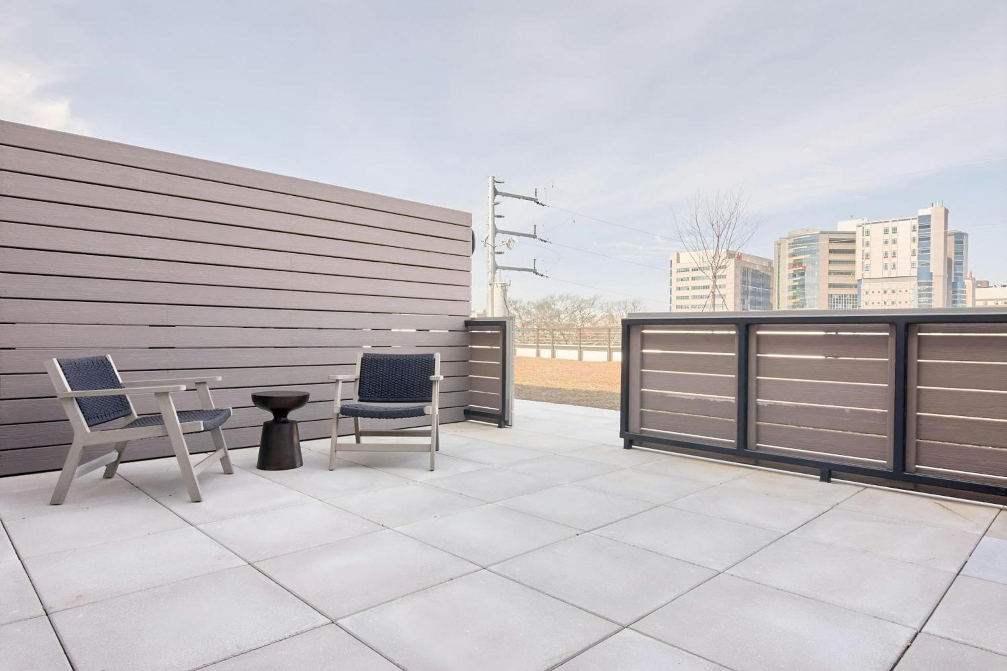 Studio Apartment Queen Sofa Bed Balcony