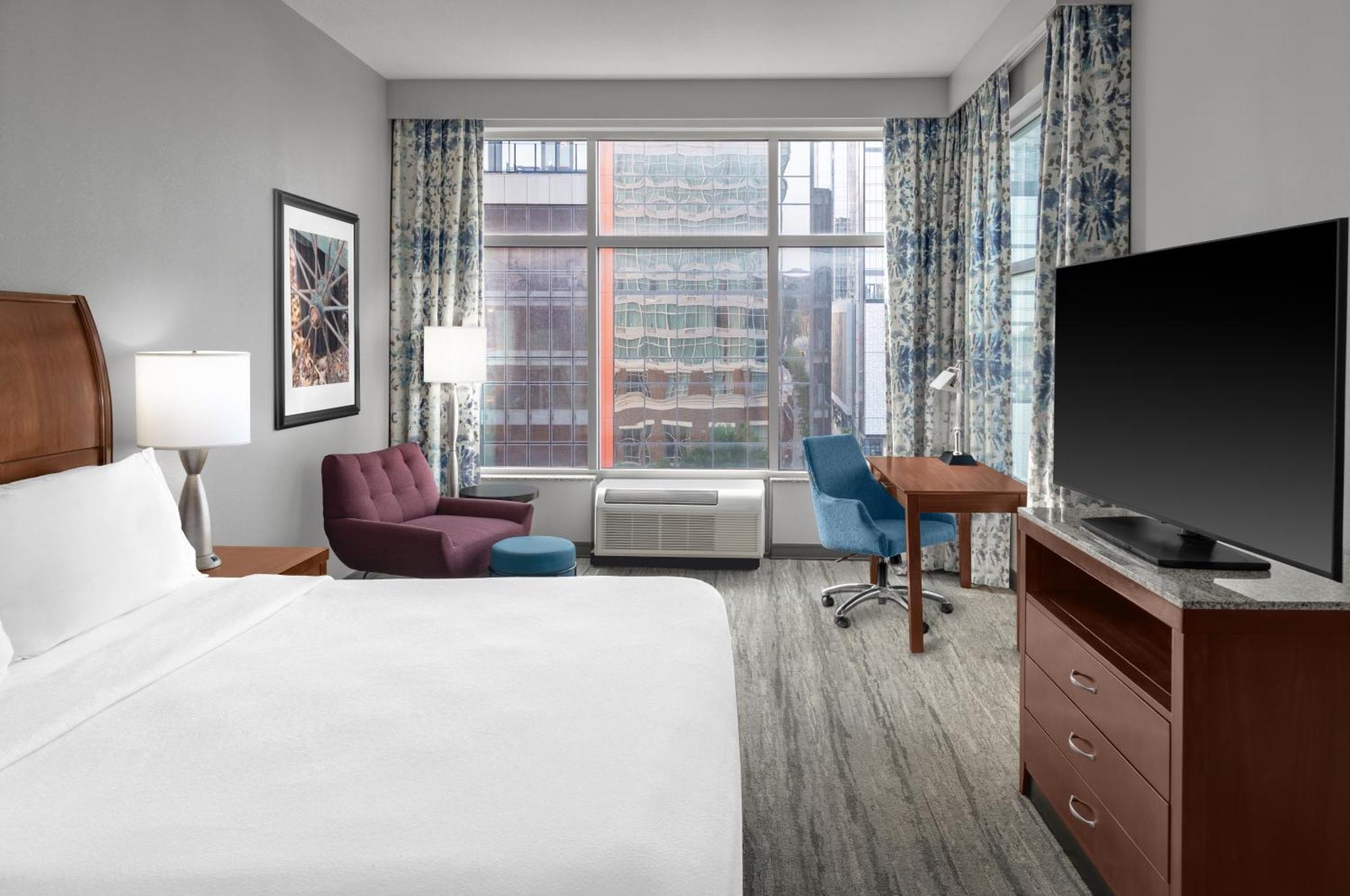 Corner King Room View