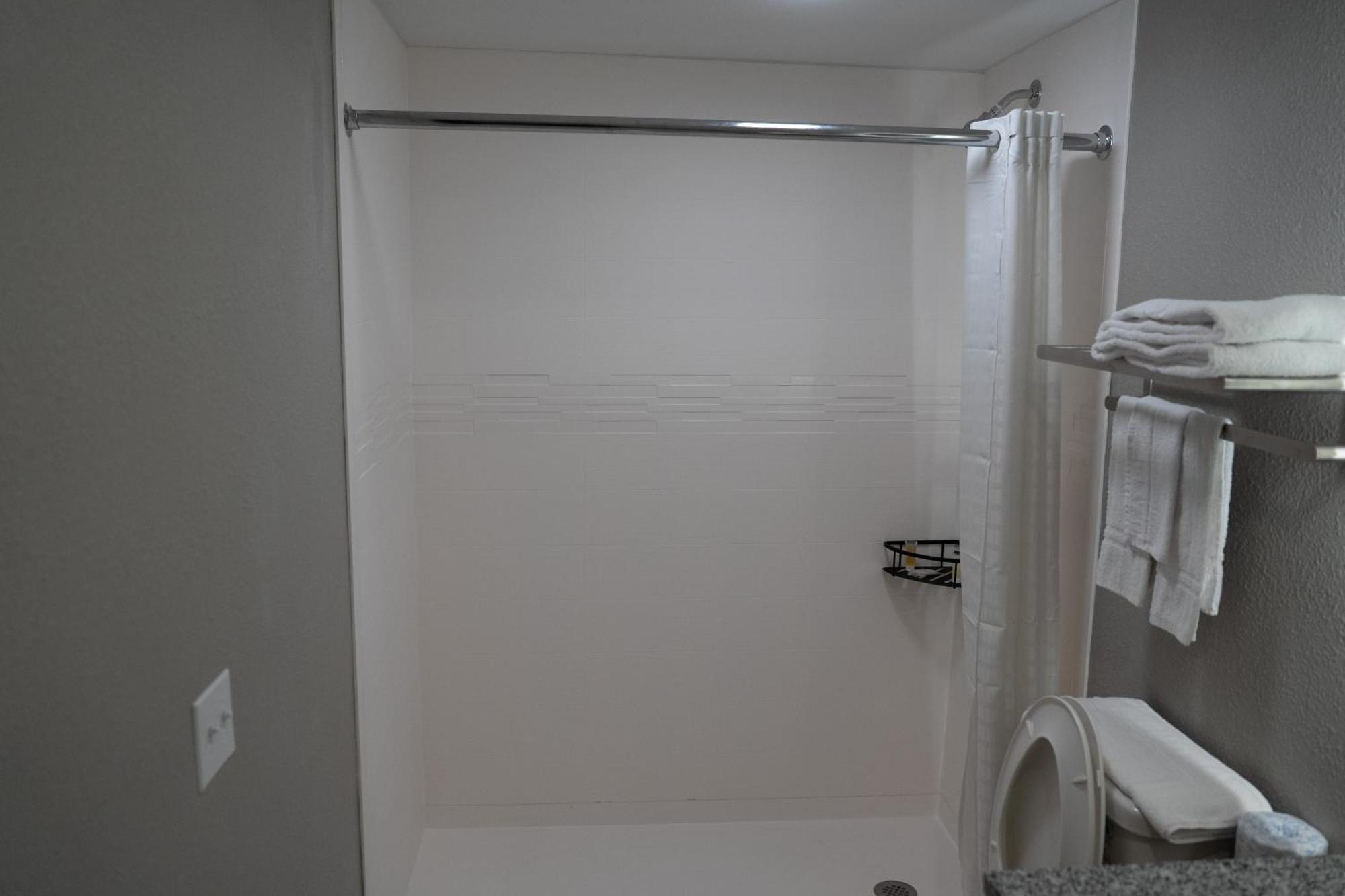 King Room Mobility Access or Non-Smoking