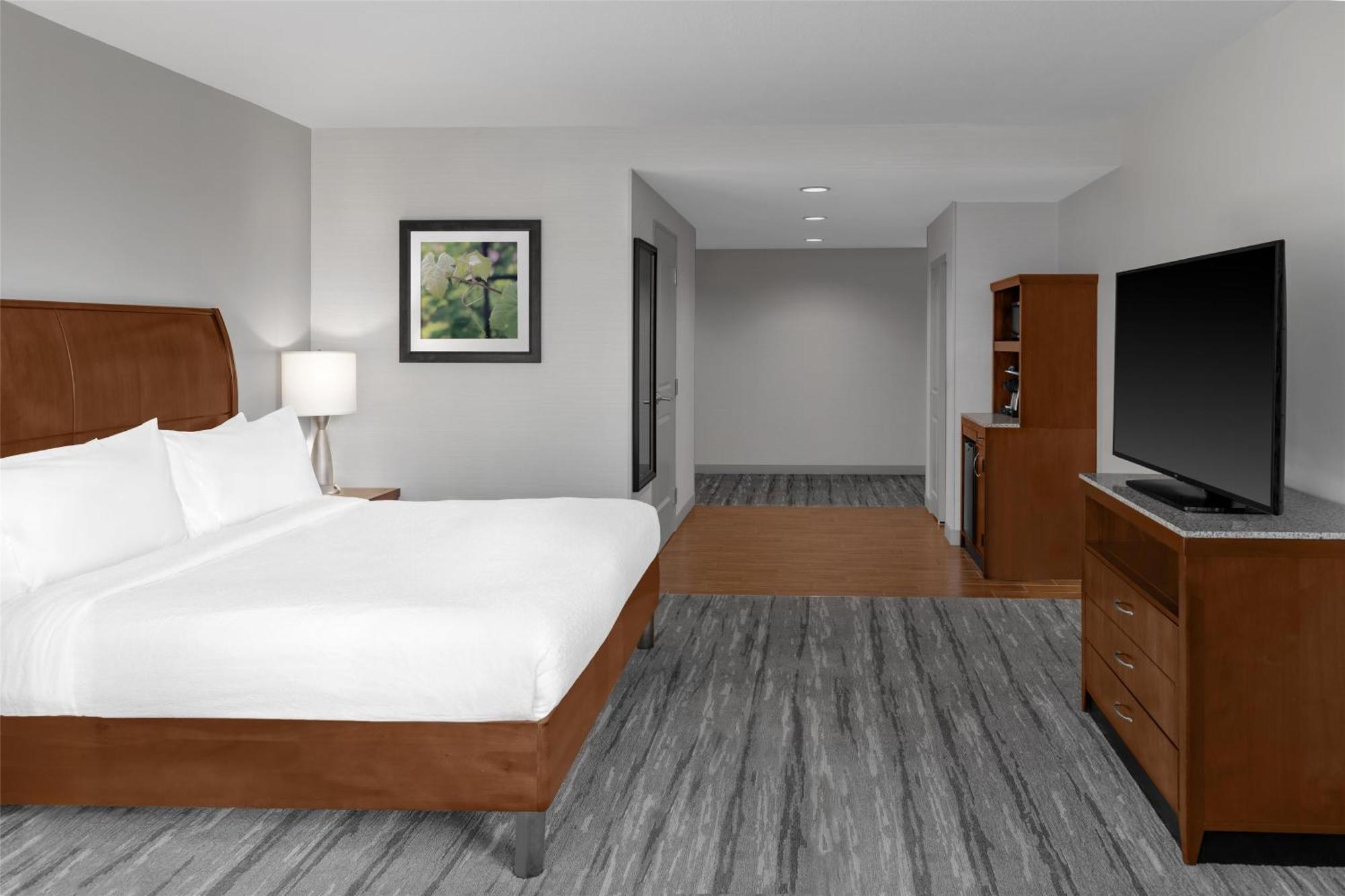 Corner King Room
