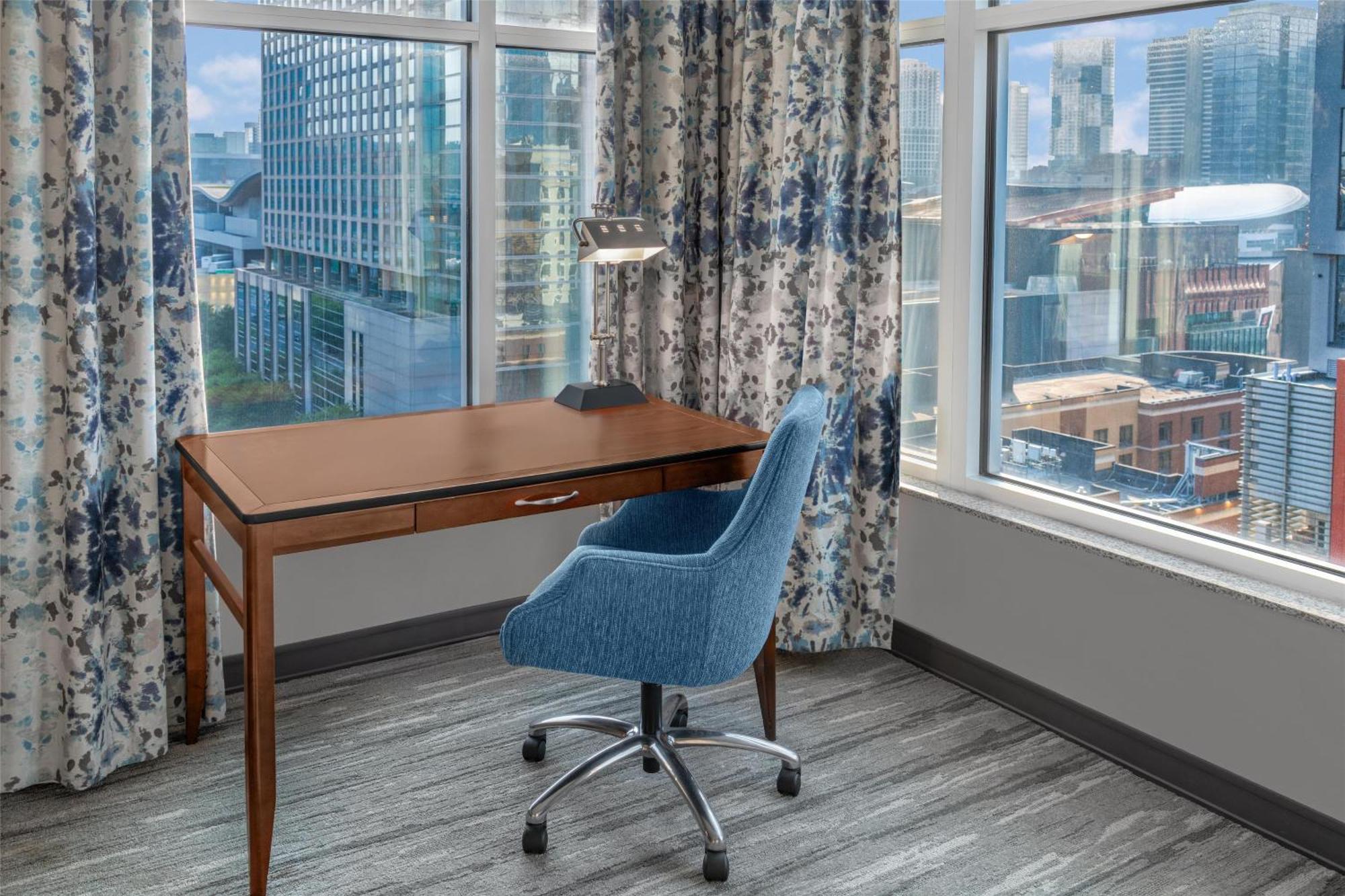 Corner King Room
