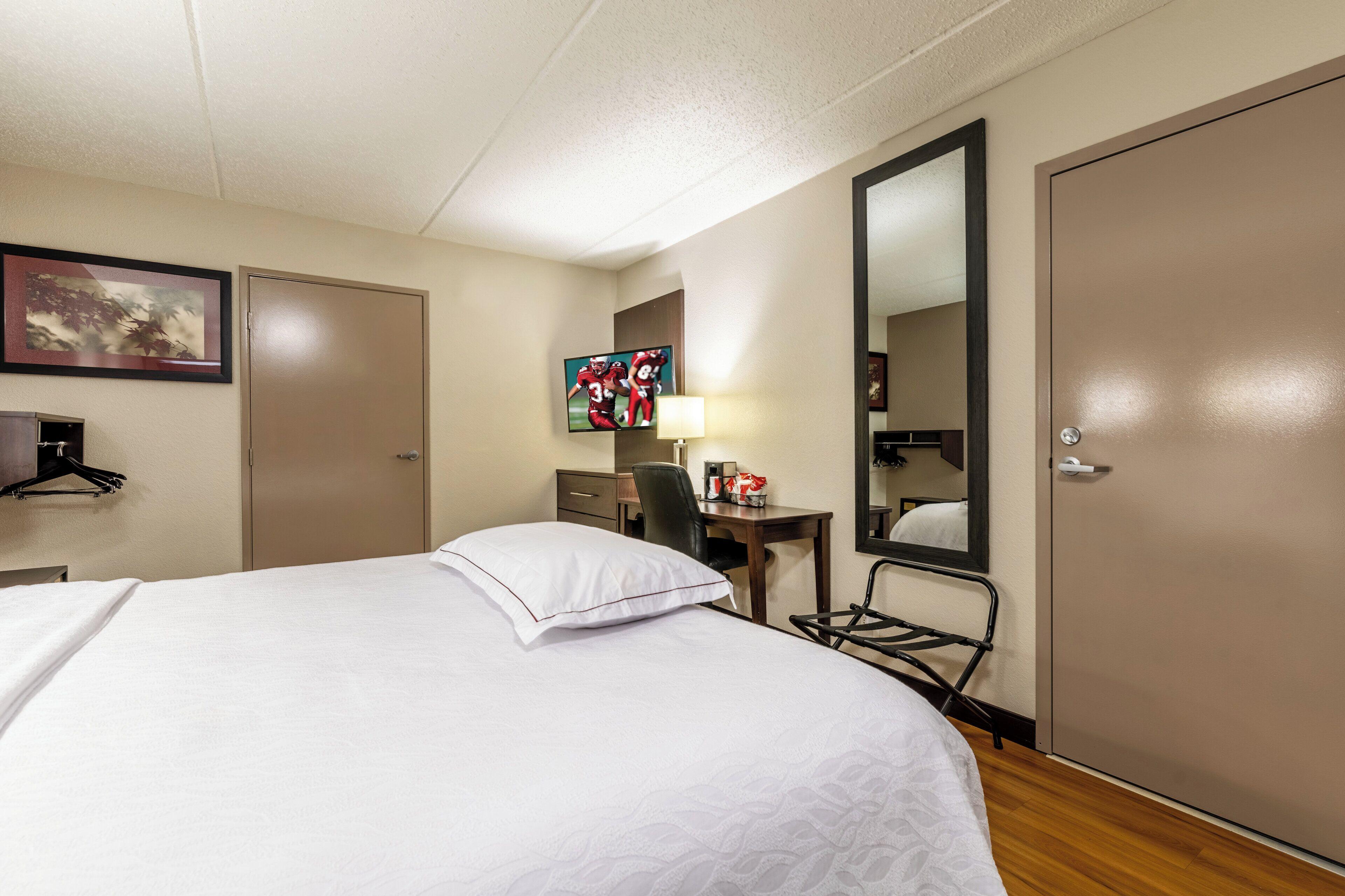 Premium King Room Disability Access Smoke Upgraded Bedding & Snack