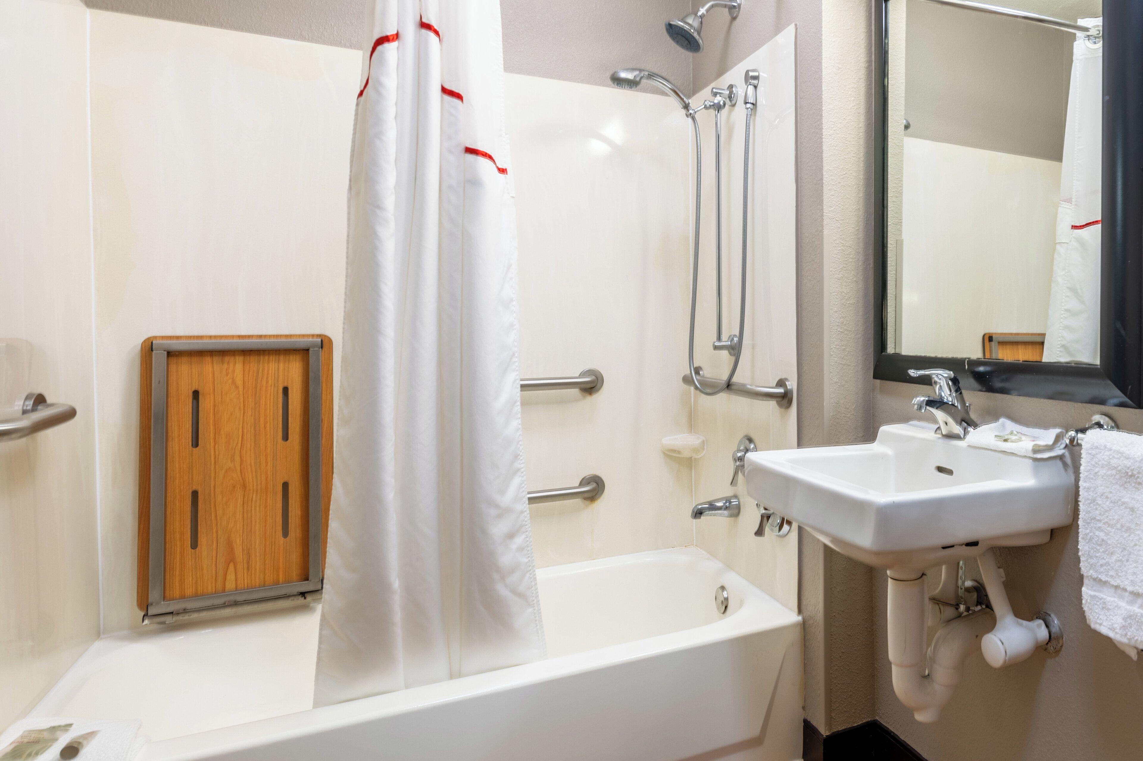 Premium King Room Disability Access Smoke Upgraded Bedding & Snack