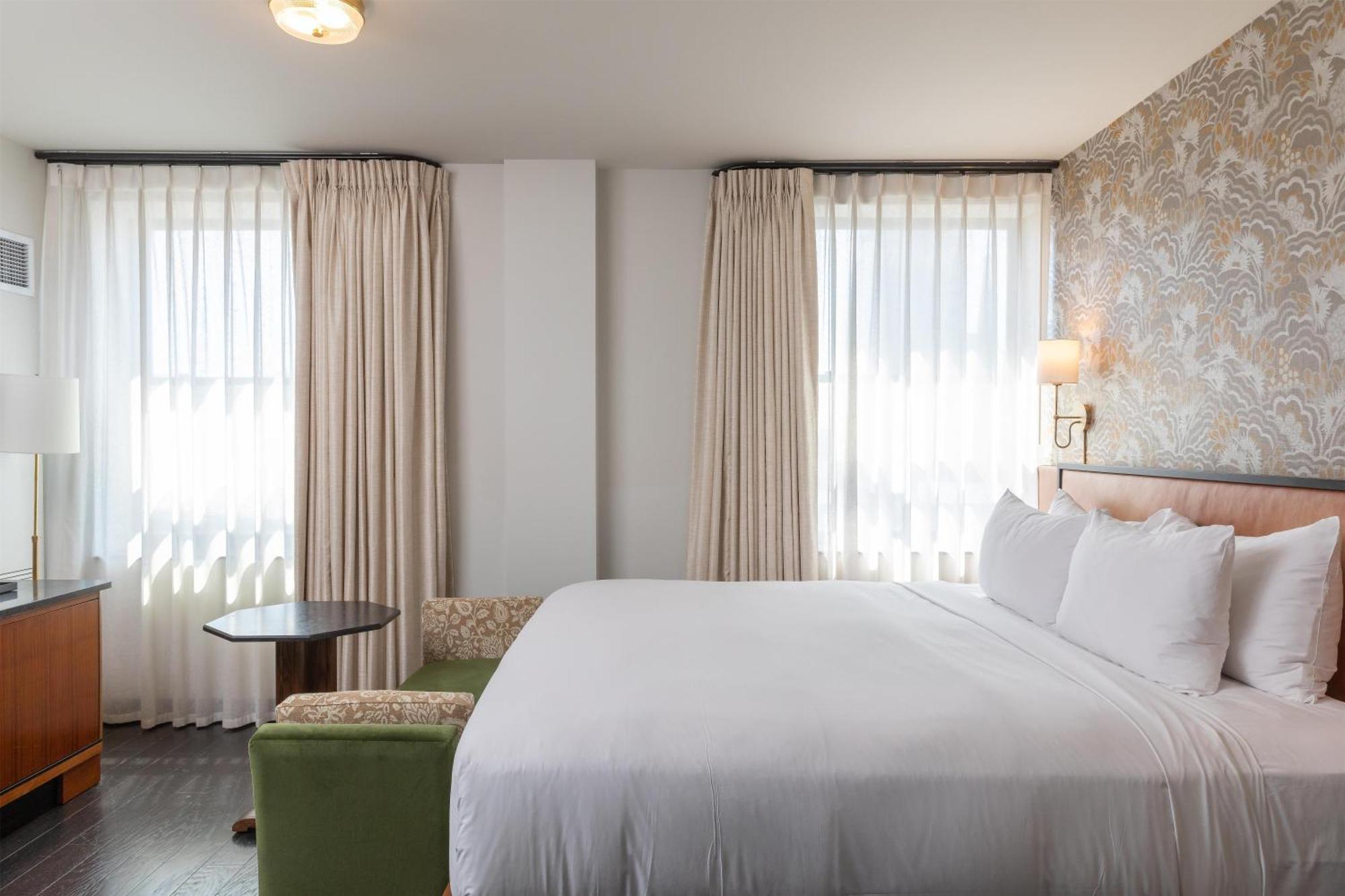 Deluxe King Room