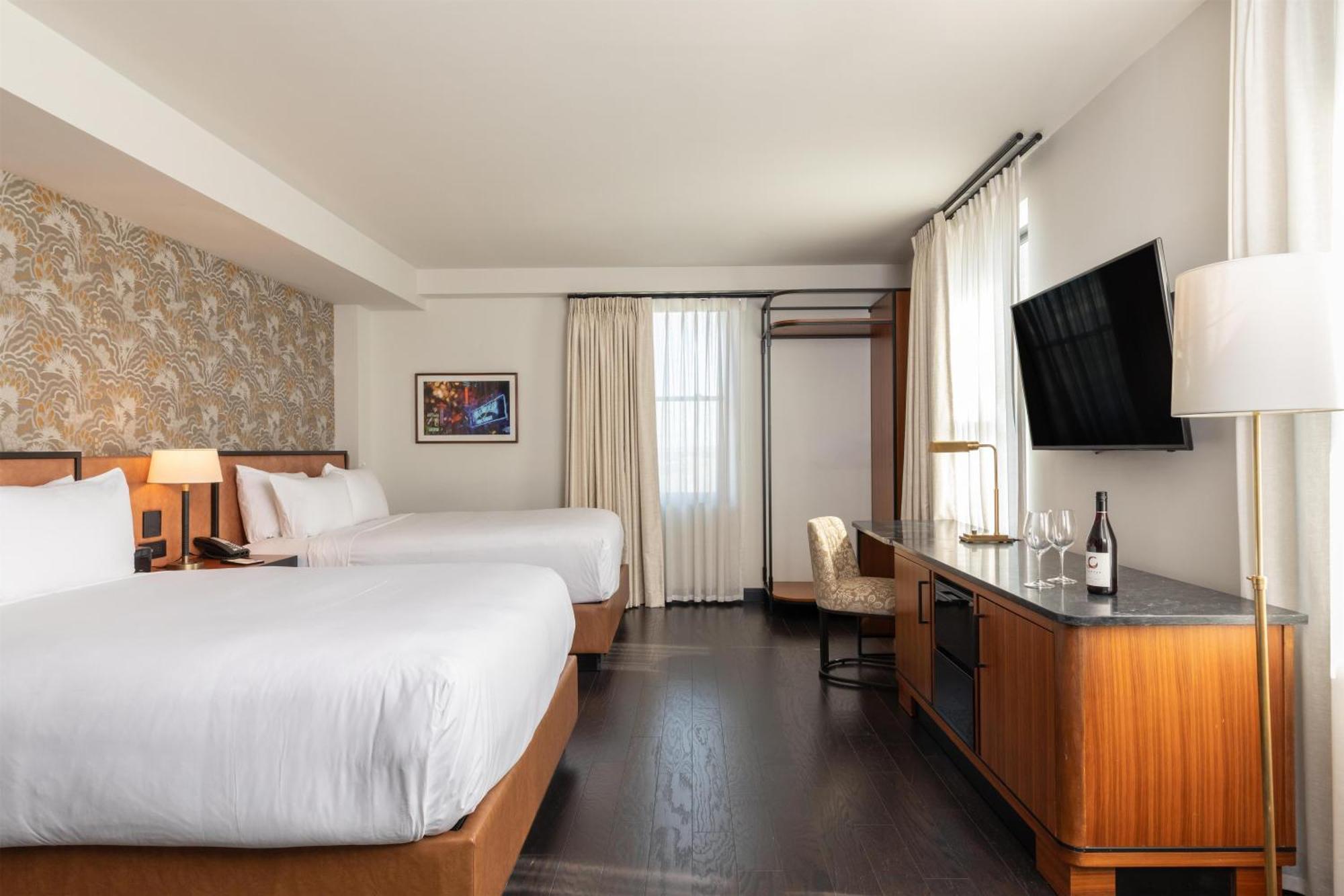 Queen Room Two Queen Beds Transfer Shower Disability Access