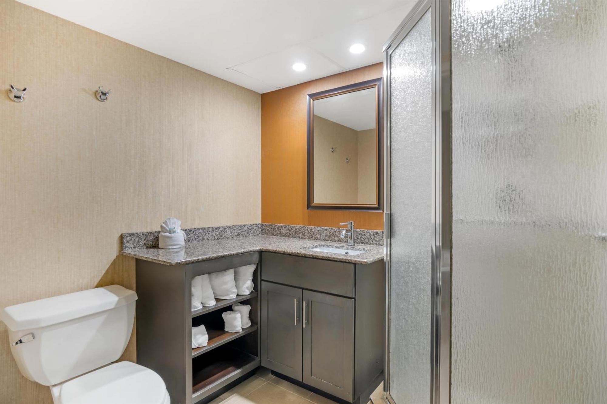 King Suite Hot Tub Non-Smoking