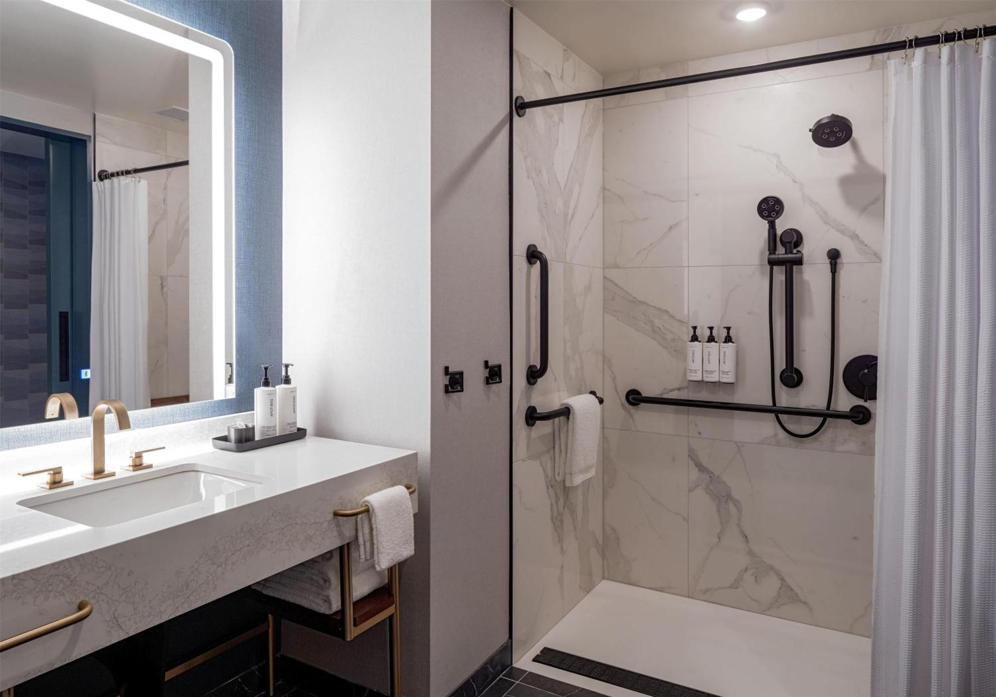 King Room Roll Shower Mobility Access