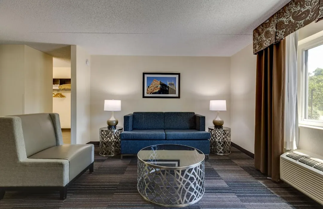 Club Hotel Nashville Inn & Suites-1