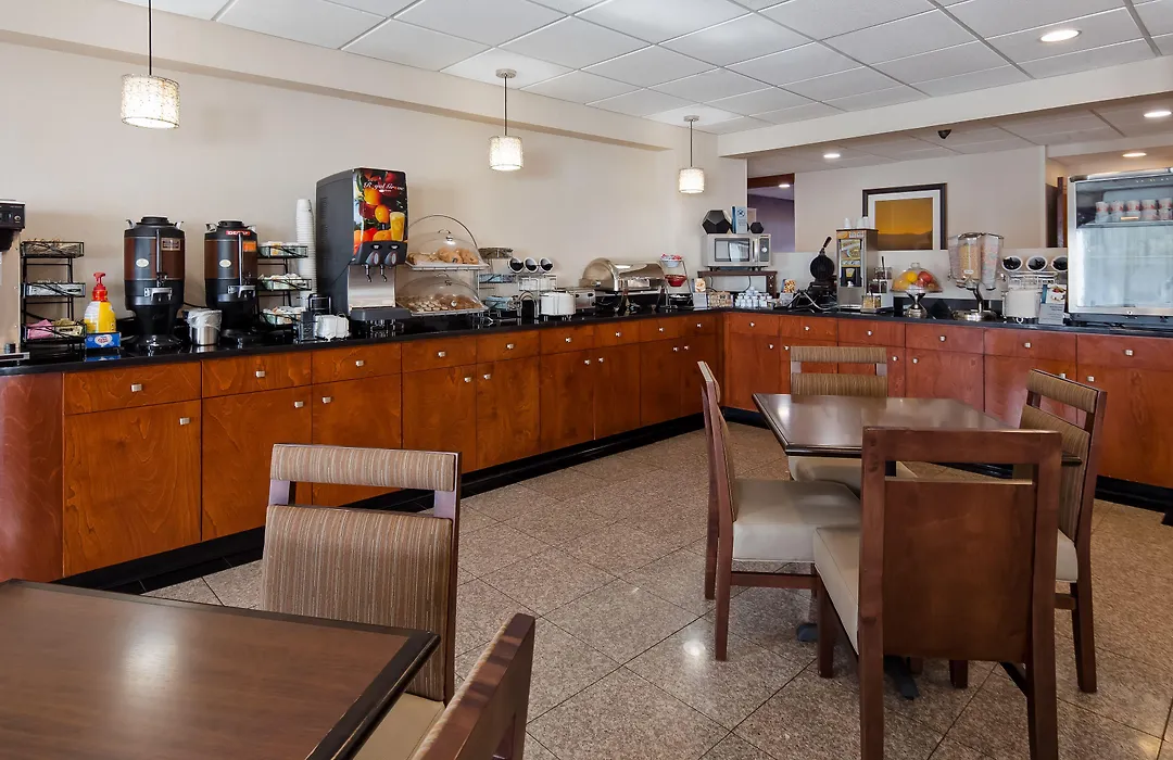 Best Western Plus Belle Meade Inn & Suites-1