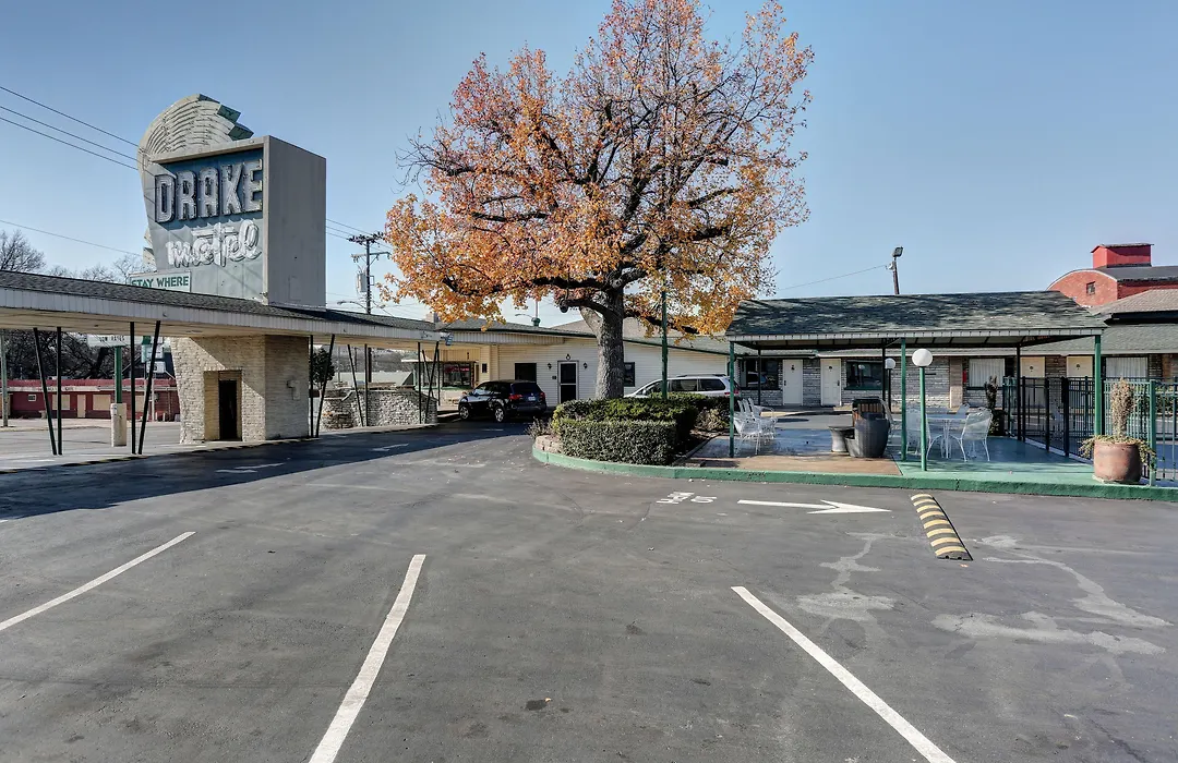 Drake Inn-1