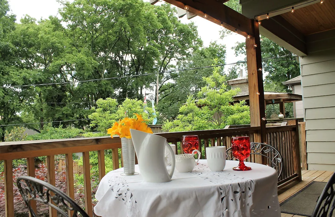 Belmont Blvd Bed And Breakfast-1