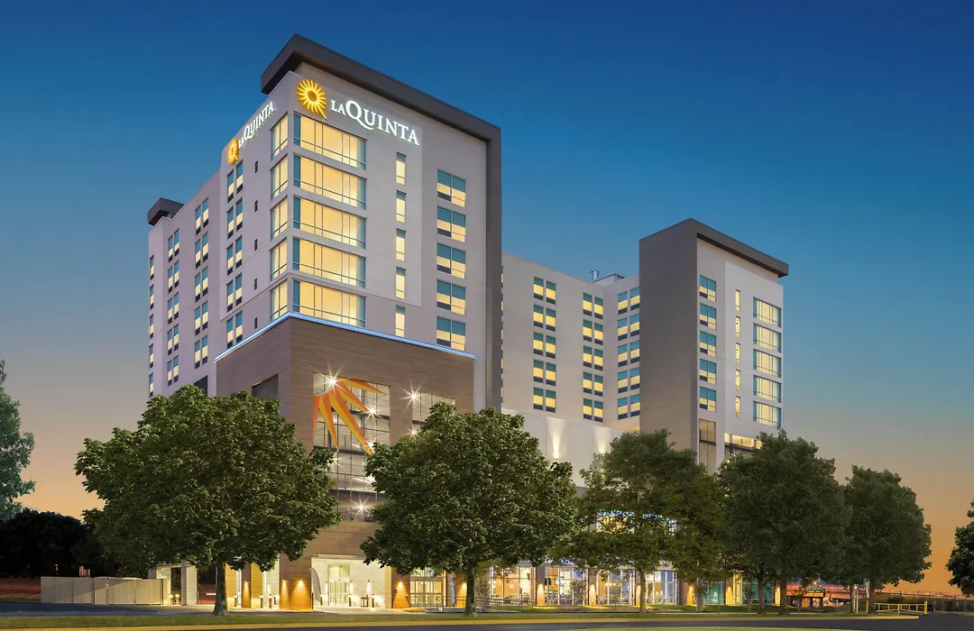 La Quinta Inn & Suites By Wyndham Nashville Downtown Stadium-1