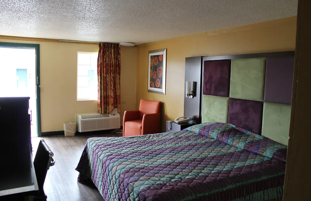 Executive Inn & Suites-1