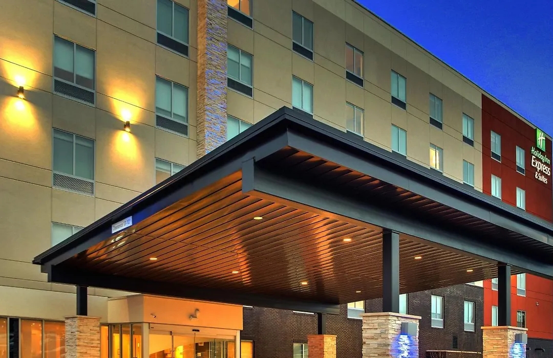 Holiday Inn Express & Suites - Nashville Metrocenter Downtown By Ihg-1