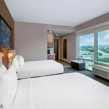 La Quinta Inn & Suites By Wyndham Nashville Downtown Stadium-2