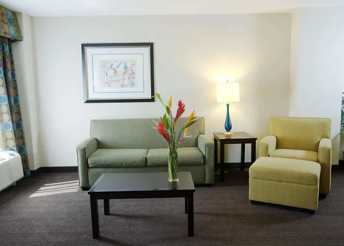 Hotels in Nashville TnHampton Inn & Suites -Downtown